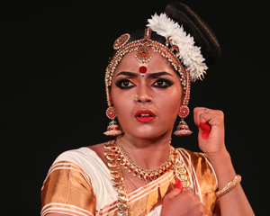 mohiniyattam